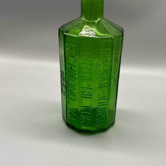 Wheaton Green Glass Col Sam Johnson Bitters Bottle - 8 Inches Tall EVC - Picture 2 of 7